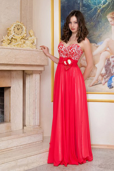 Длинное корсетное вечернее платье из шифона БЛЕСК цвет коралл с открытыми плечами купить недорого в салоне Princesse de Paris в СПБ.