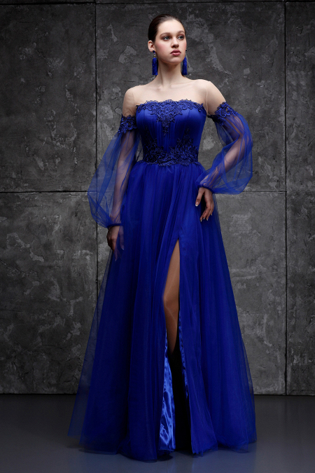 Вечернее платье МИРЕЙ цвет синий электрик - не пышное, А-силуэт, длинное,легкое, удобное, с открытыми плечами и закрытой спинкой, пышные рукава-фонарики купить недорого на выпускной 9 и 11 класс в салоне Princesse de Paris