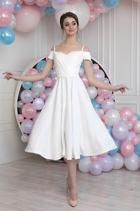 Свадебное платье-миди АЛЬБА с открытыми плечами без кружева купить недорого в салоне Princesse de Pais в СПБ