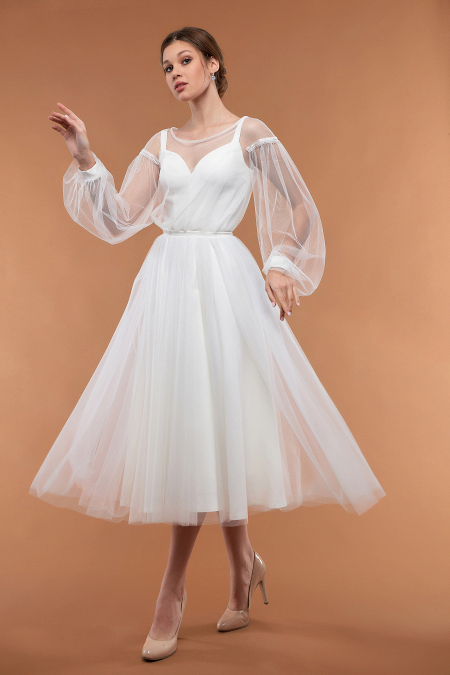 Свадебное платье МЕДИНА midi кружево в стиле бохо, длина миди А-силуэт легкое и воздушное, с пышными рукавами-фонариками, закрытое, большие размеры для полных, купить в свадебном салоне Princesse de Paris