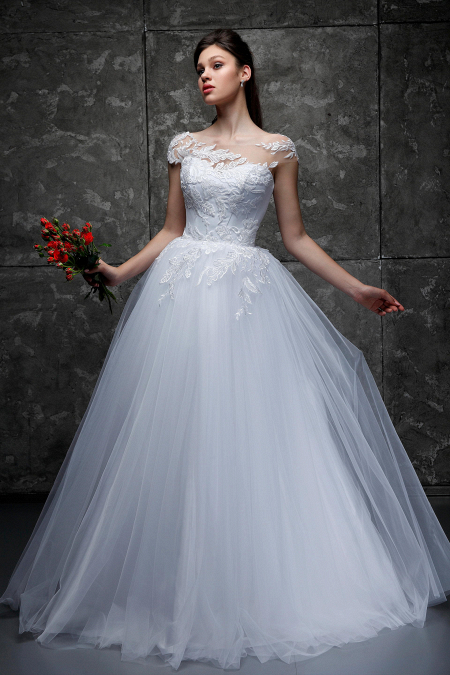 Пышное свадебное платье ЭЛЛИ с кружевным корсетом купить недорого в свадебном салоне Princesse de Paris