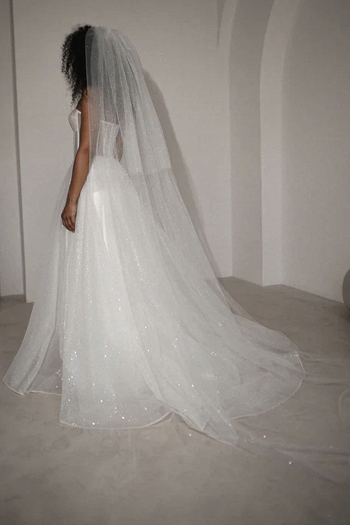 Фата БЛЕСК длинная блестящая двухъярусная цвет белый молочный купить в СПБ.
