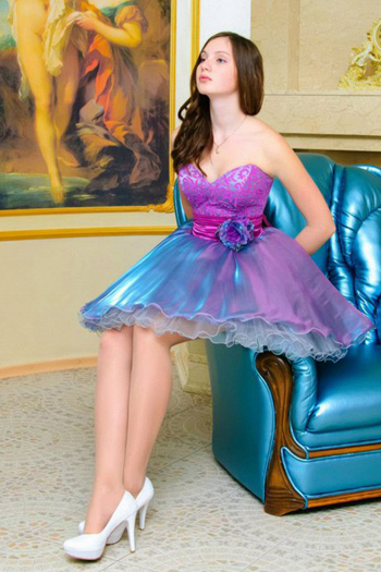 Короткое пышное вечернее платье БАРБИ мини, цвет лиловый, юбка из органзы, открытые плечи, купить недорого в салоне Princesse de Paris в СПБ.