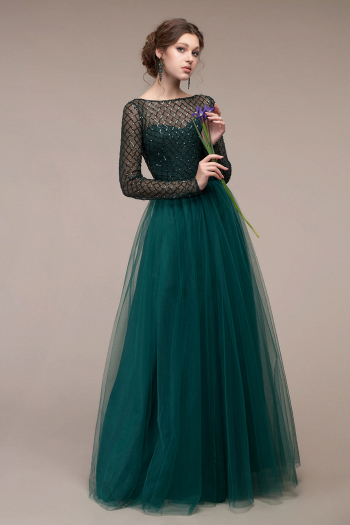 Длинное вечернее платье Ирен изумрудного цвета - непышное, без шлейфа, закрытое, длинный рукав, легкое, для полных, большой размер, недорого в свадебном салоне Princesse de Paris СПБ