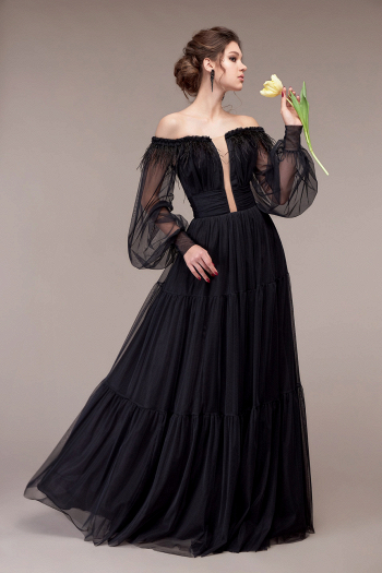 Вечернее платье ФЛЕР цвет черный - не пышное, А-силуэт, стиль бохо, длинное,легкое, удобное, без кружева с открытыми плечами и длинными рукавами-фонариками купить недорого на выпускной 9 и 11 класс в салоне Princesse de Paris