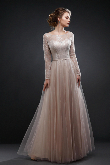Свадебное платье Ирен - легкое, удобное, для венчания, простое, непышное, для полных, большой размер, с длинными рукавами, недорогов свадебном салоне Princesse de Paris СПБ