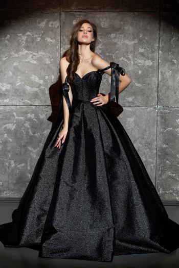 Королевское свадебное платье ЛАУРА пышное, из легкой парчи, цвет черно-серебристый, с карманами и шлейфом, недорого в СПб