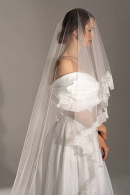 Фата кружевная двухъярусная длинная и средняя купить недорого в салоне Princesse de Paris в СПБ.