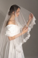 Фата кружевная двухъярусная длинная и средняя купить недорого в салоне Princesse de Paris в СПБ.