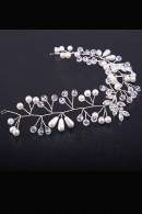 Мягкая диадема МД004 с жемчугом и кристаллами, цвет серебро ручная работа в свадебном салоне Princesse de Paris