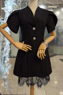 Нарядный элегантный комплект: платье-пиджак + юбка из кружева шантильи в длине мини, черного цвета на выпускной, корпоратив, в театр купить в СПБ салон Паризе'.