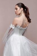 Вечернее платье Джулия - легкое, удобное, с длинными пышными рукавами-фонариками, разрез по ноге, в стиле БОХО, недорого в свадебном салоне Princesse de Paris.