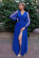 Длинное легкое вечернее платье НИКА синий электрик из трикотажной сеточки с пышными рукавами в стиле бохо и разрезом по ноге купить недорого в салоне Princesse de Paris в СПБ