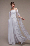 Вечернее платье СИЛЬВИЯ белого цвета с серебристым мерцанием - не пышное, А-силуэт, длинное,легкое, удобное, с кружевным лифом и закрытой спинкой, с оригинальными рукавами купить недорого на выпускной 9 и 11 класс в салоне Princesse de Paris