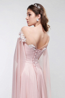 Вечернее платье СИЛЬВИЯ пудрового цвета с серебристым мерцанием - не пышное, А-силуэт, длинное,легкое, удобное, с кружевным лифом и закрытой спинкой, с оригинальными рукавами купить недорого на выпускной 9 и 11 класс в салоне Princesse de Paris