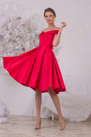 Короткое вечернее платье СЮЗАННА из атласа красного цвета с карманами на пышной юбке и открытыми плечами купить недорого в салоне Princesse de Paris в СПБ.