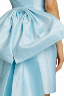 Короткое вечернее платье ТОФА голубого цвета со съемным бантом купить недорого в салоне Princesse de Paris в СПБ