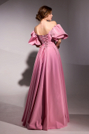 Нарядное длинное вечернее платье ФЕРНАНДА перламутрового розового цвета с модными рукавами-фонариками купить недорого в салоне Princesse de Paris в Санкт-Петербурге