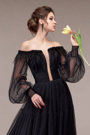 Вечернее платье ФЛЕР цвет черный - не пышное, А-силуэт, стиль бохо, длинное,легкое, удобное, без кружева с открытыми плечами и длинными рукавами-фонариками купить недорого на выпускной 9 и 11 класс в салоне Princesse de Paris