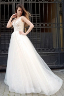 Свадебное платье Аделина- легкое, кружевное, летнее, шлейф