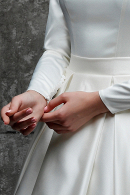 Свадебное платье Алекса - атлас, длинный рукав, закрытое, карманы, шлейф.