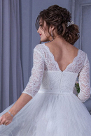 Короткое свадебное платье БАРБАРА с кружевным лифом и пышной фатиновой юбкой на роспись купить недорого в салоне Princesse de Paris в СПБ.