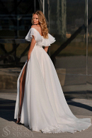 legkoe_otkritoe_svadebnoe_platje_debbi_s_razrezom