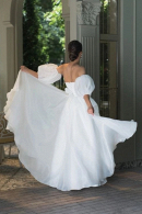 Корсетное свадебное платье ЗЕФИР из восковой органзы со съемными пышными рукавами в стиле минимализм купить недорого в салоне Princesse de Paris в СПБ