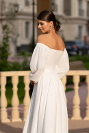 Свадебное платье КРИСТА с рукавами и разрезом без корсета минимализм легкое летнее с открытыми плечами купить недорого в салоне Princesse de Paris в СПБ.