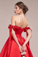 Королевское свадебное платье из парчи переливается из красного в розовый, пышное, А-силуэт, с карманами и шлейфом купить недорого в СПб