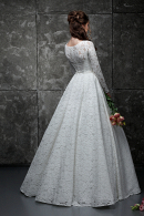 Пышное кружевное свадебное платье МАРУ из натурального хлопкового кружева, закрытый лиф и спина, длинный узкий рукав, идеальный вариант для венчания, купить недорого в СПБ свадебный салон Princesse de Paris