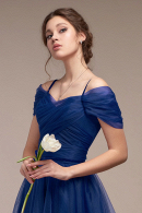 Свадебное платье Эльфия (длина юбки миди) - легкое, удобное, не длинное, непышное, без кружева, без блеска в свадебном салоне Princesse de Paris СПБ